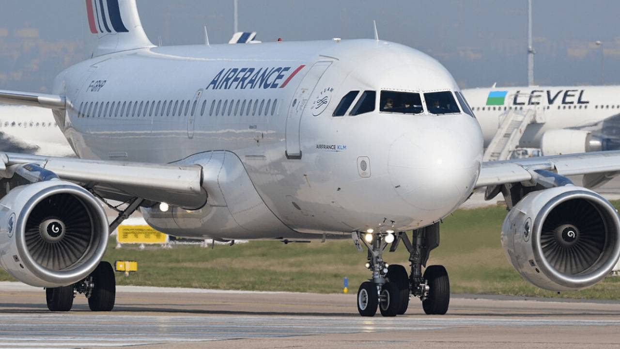 MIA Arrivals Today - Live Flight Status & Delays